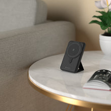 画像をギャラリービューアに読み込む, GRAVITY CS10 スタンド式MagSafe対応充電モバイルバッテリー(10000mAh)